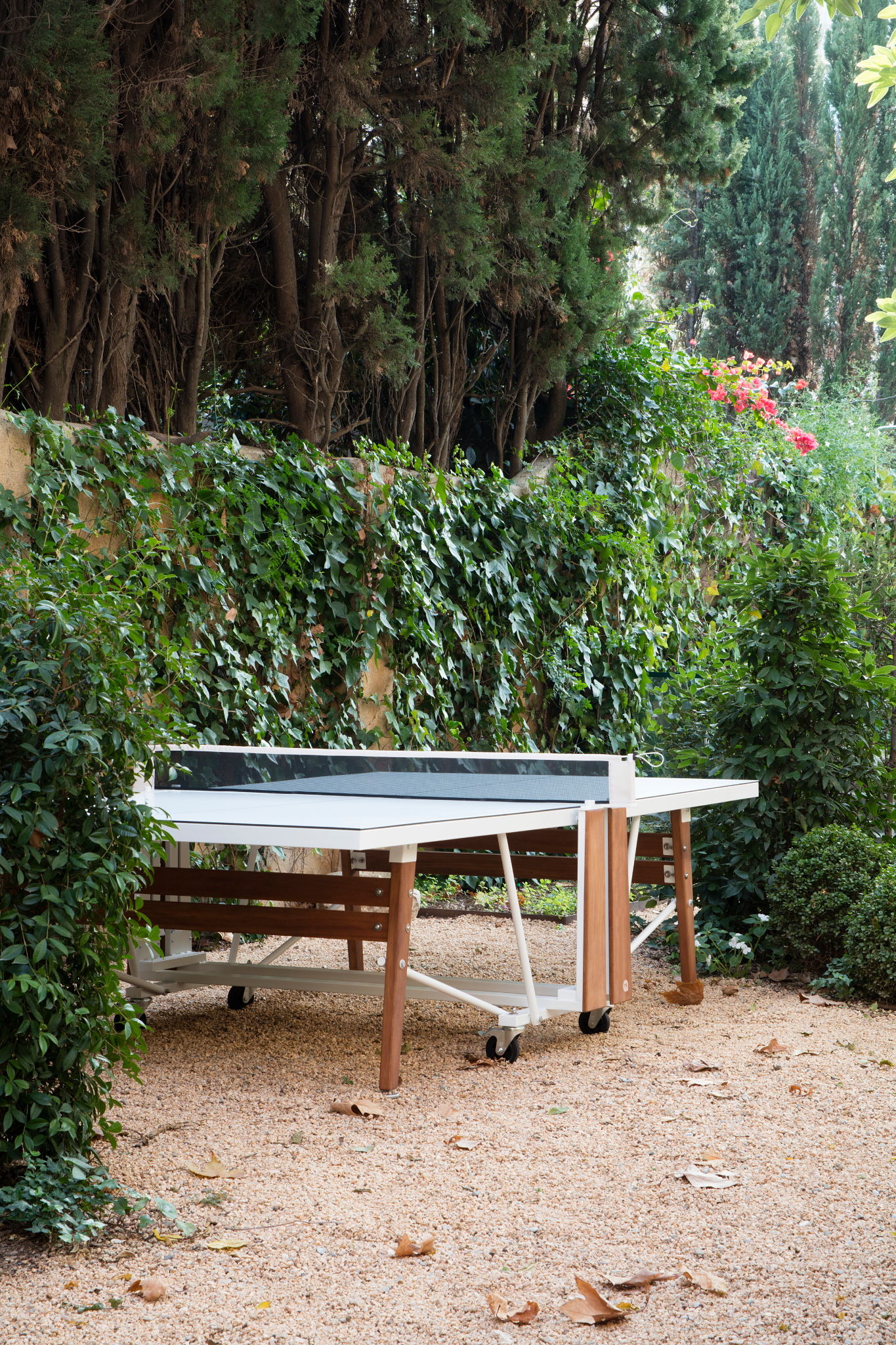 RS Barcelona Folding Outdoor Ping Pong Table - Image 10